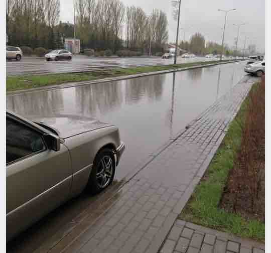 Вода переполнена, потоп в паркинг. Пожалуйста пришлите АС машину, для выкачивания воды

Дом: Другая